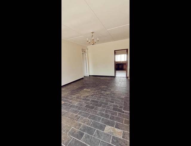 3 BEDROOM PROPERTY TO RENT IN HIGHWAY GARDENS